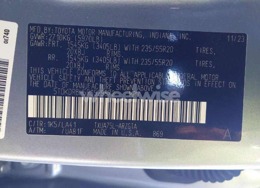 Photo 9 of 2024 Toyota Highlander PLATINUM (VIN 5TDKDRBH5RS529572)