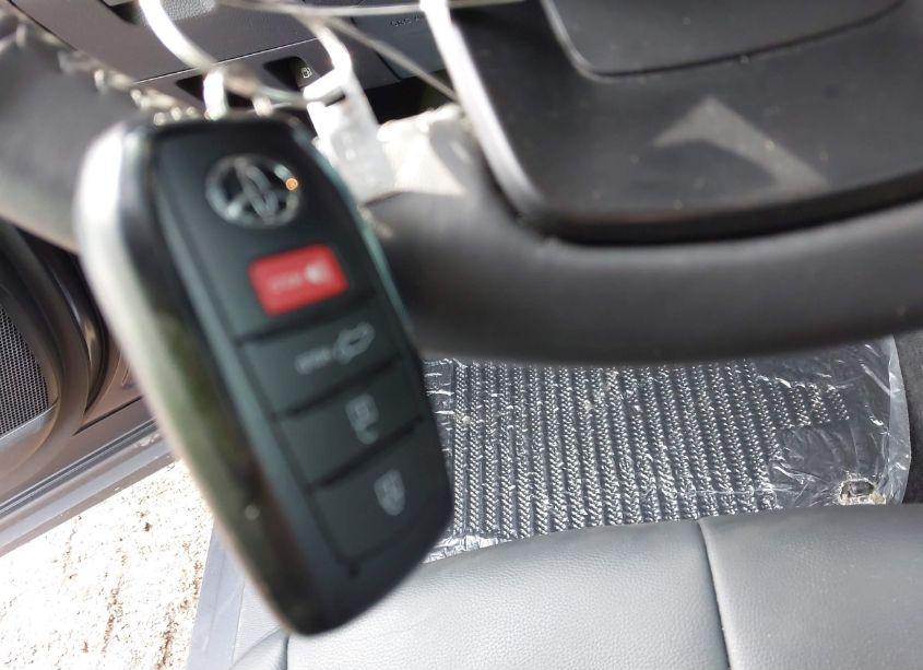 Photo 11 of 2024 Toyota Highlander XLE (VIN 5TDKDRBH5RS542967)