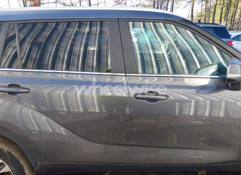 Photo 13 of 2023 Toyota Highlander XLE (VIN 5TDKDRBH6PS036111)