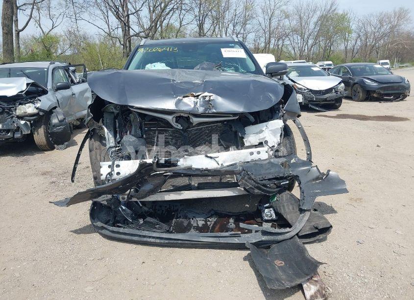 Photo 12 of 2023 Toyota Highlander XLE (VIN 5TDKDRBH6PS500241)