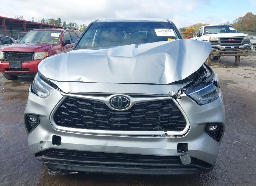 Photo 12 of 2023 Toyota Highlander LE (VIN 5TDKDRBH6PS520358)