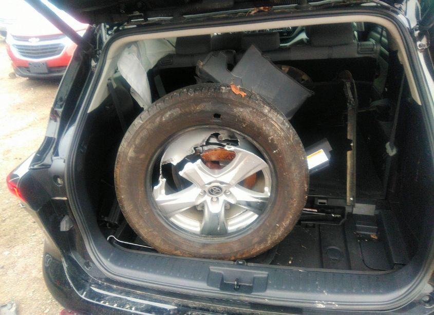 Photo 12 of 2023 Toyota Highlander LE (VIN 5TDKDRBH6PS520960)