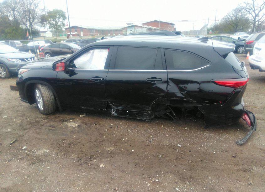 Photo 15 of 2023 Toyota Highlander LE (VIN 5TDKDRBH6PS520960)