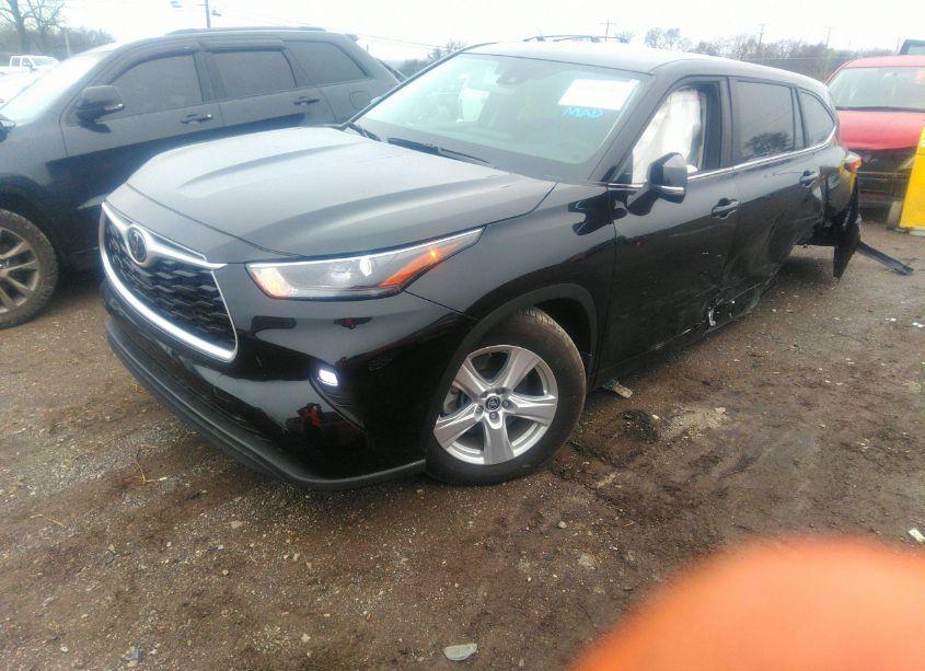 Photo 2 of 2023 Toyota Highlander LE (VIN 5TDKDRBH6PS520960)