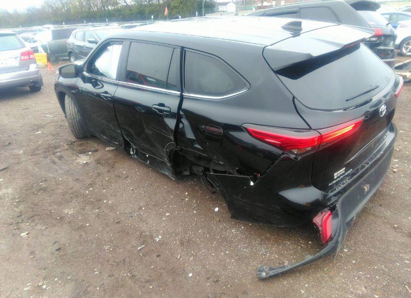 Photo 3 of 2023 Toyota Highlander LE (VIN 5TDKDRBH6PS520960)