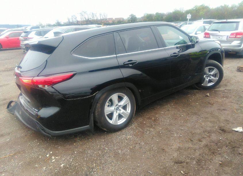 Photo 4 of 2023 Toyota Highlander LE (VIN 5TDKDRBH6PS520960)