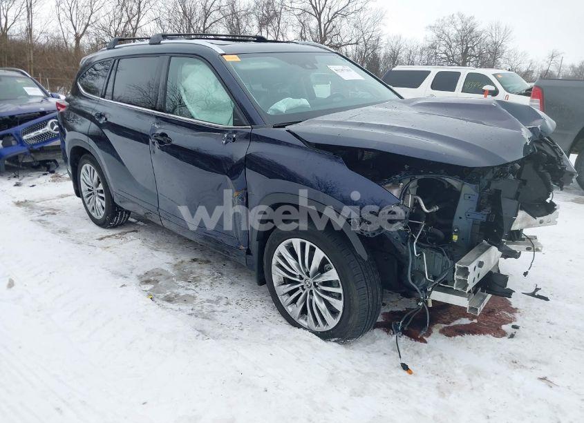 2023 Toyota Highlander PLATINUM (VIN 5TDKDRBH6PS527102) main photo