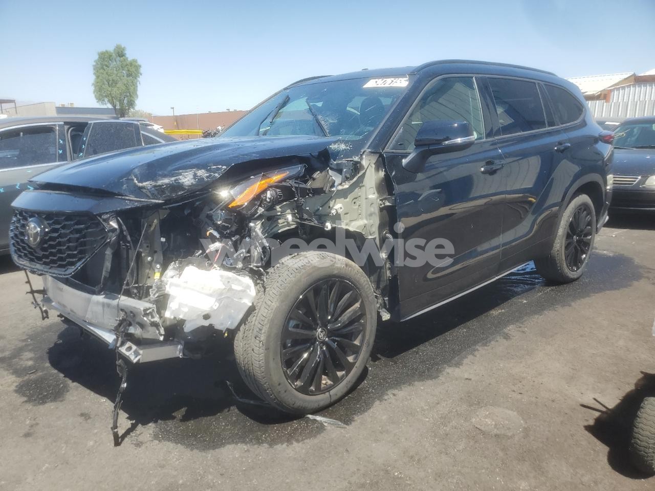 2025 TOYOTA HIGHLANDER LE (VIN 5TDKDRBH6SS578074) main photo