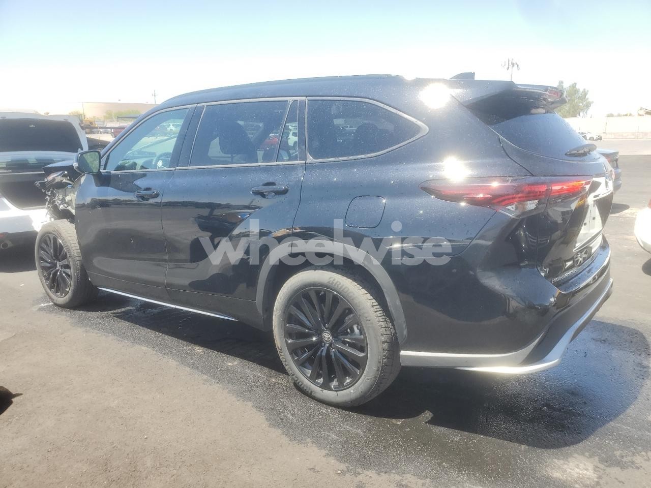 Photo 2 of 2025 TOYOTA HIGHLANDER LE (VIN 5TDKDRBH6SS578074)