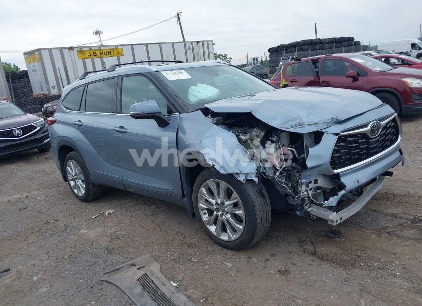 2023 Toyota Highlander LIMITED (VIN 5TDKDRBH7PS014618) main photo