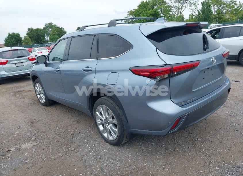Photo 3 of 2023 Toyota Highlander LIMITED (VIN 5TDKDRBH7PS014618)