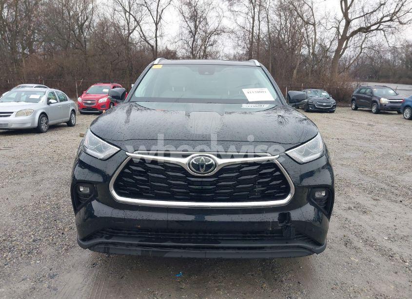 Photo 12 of 2023 Toyota Highlander LIMITED (VIN 5TDKDRBH7PS017289)