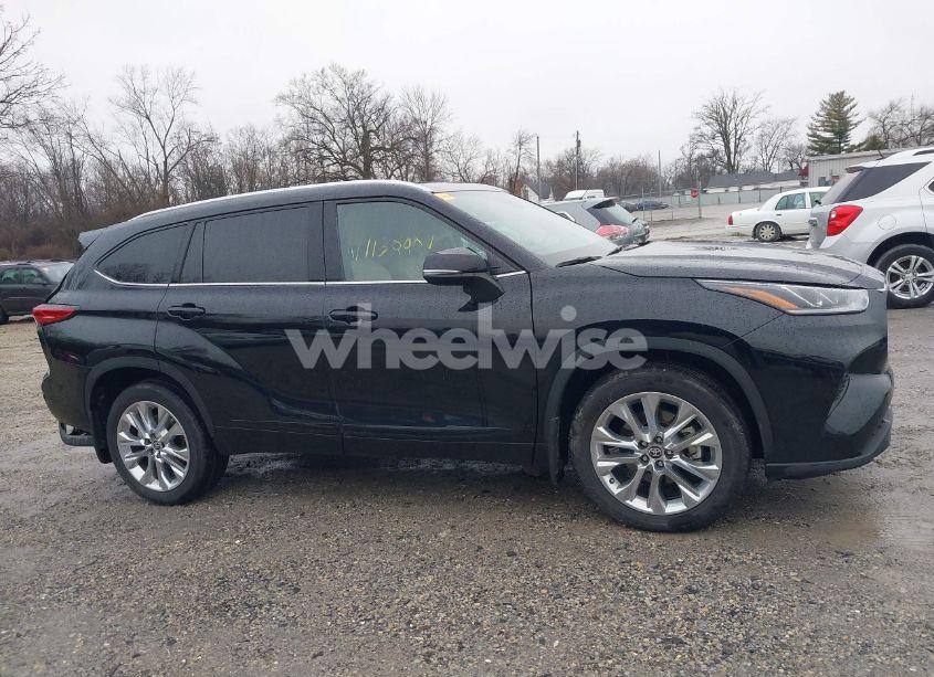 Photo 13 of 2023 Toyota Highlander LIMITED (VIN 5TDKDRBH7PS017289)