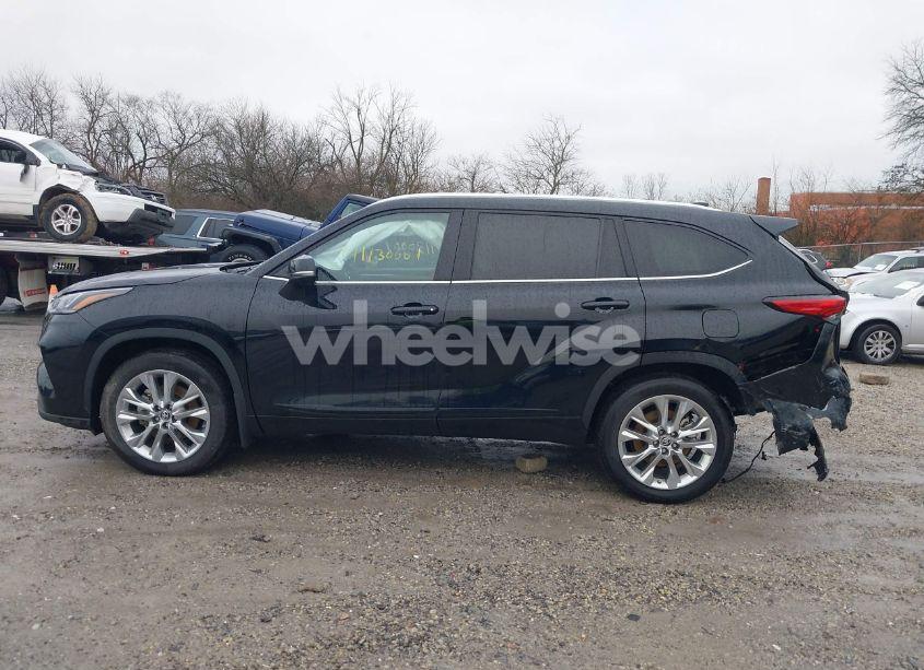 Photo 14 of 2023 Toyota Highlander LIMITED (VIN 5TDKDRBH7PS017289)