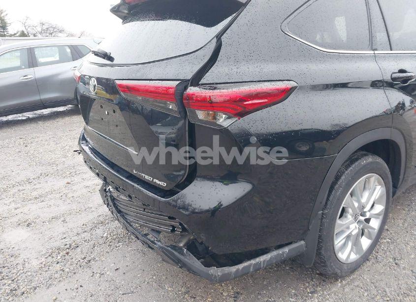 Photo 18 of 2023 Toyota Highlander LIMITED (VIN 5TDKDRBH7PS017289)