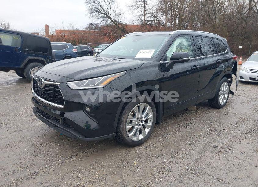 Photo 2 of 2023 Toyota Highlander LIMITED (VIN 5TDKDRBH7PS017289)