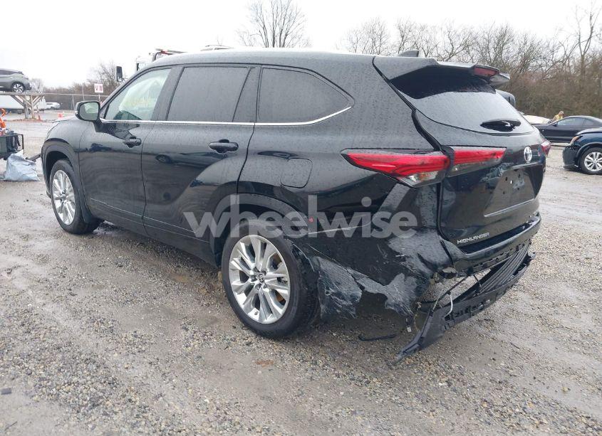 Photo 3 of 2023 Toyota Highlander LIMITED (VIN 5TDKDRBH7PS017289)