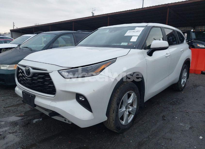 Photo 2 of 2023 Toyota Highlander LE (VIN 5TDKDRBH7PS031676)