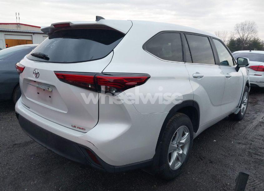 Photo 4 of 2023 Toyota Highlander LE (VIN 5TDKDRBH7PS031676)