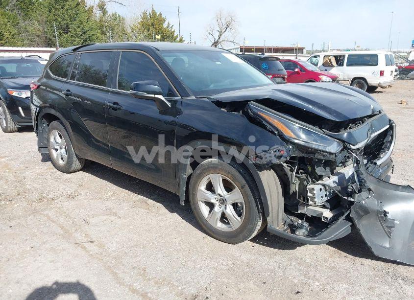2023 Toyota Highlander LE (VIN 5TDKDRBH8PS039060) main photo