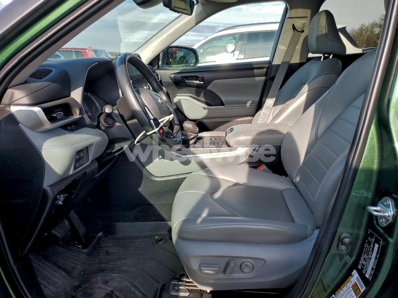 Photo 7 of 2023 TOYOTA HIGHLANDER L (VIN 5TDKDRBH8PS500287)