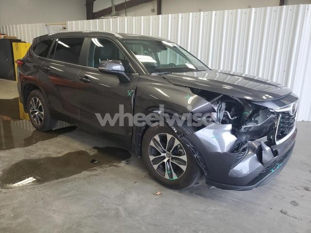 Photo 3 of 2025 TOYOTA HIGHLANDER LE (VIN 5TDKDRBH8SS585172)