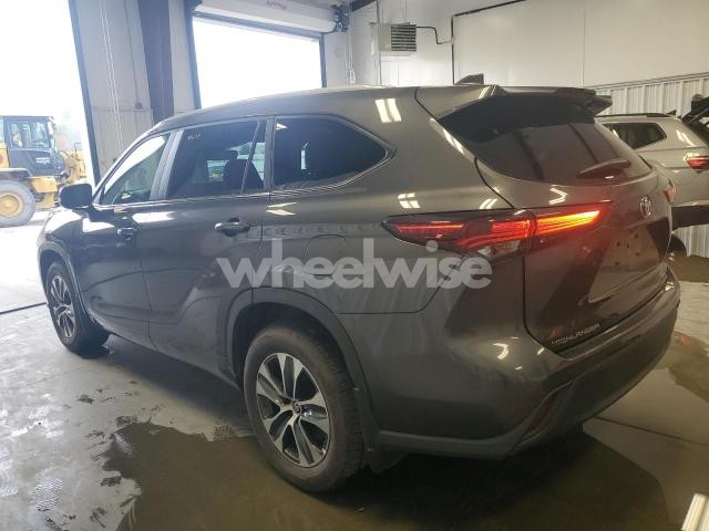 Photo 7 of 2025 TOYOTA HIGHLANDER LE (VIN 5TDKDRBH8SS585172)