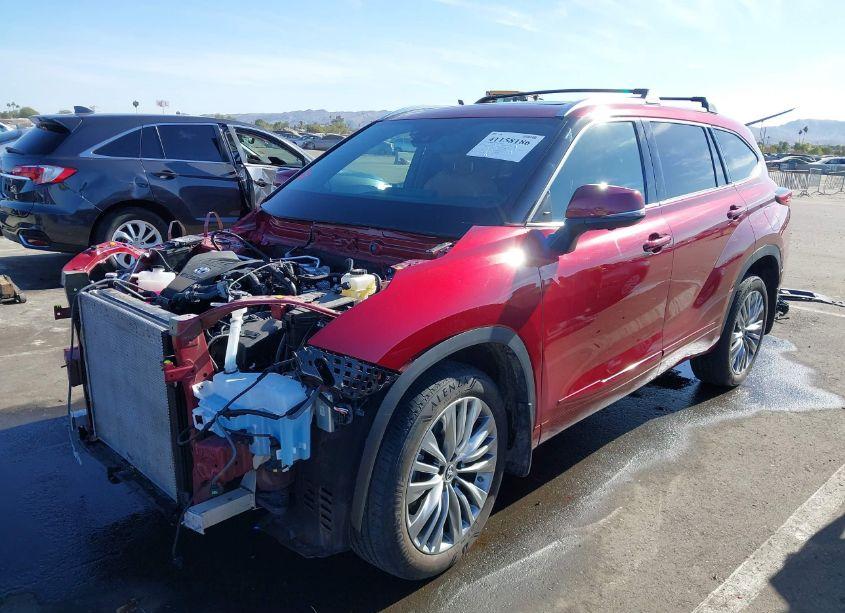 Photo 2 of 2023 Toyota Highlander PLATINUM (VIN 5TDKDRBHXPS001202)
