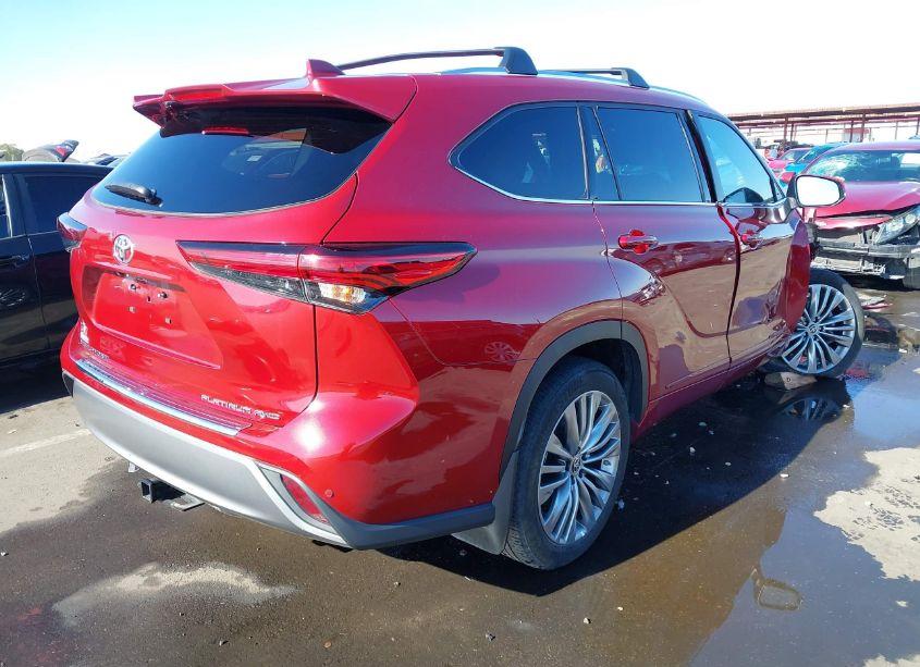 Photo 4 of 2023 Toyota Highlander PLATINUM (VIN 5TDKDRBHXPS001202)