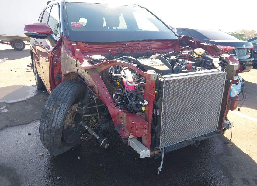 Photo 6 of 2023 Toyota Highlander PLATINUM (VIN 5TDKDRBHXPS001202)