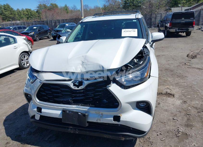 Photo 12 of 2023 Toyota Highlander XLE (VIN 5TDKDRBHXPS044812)