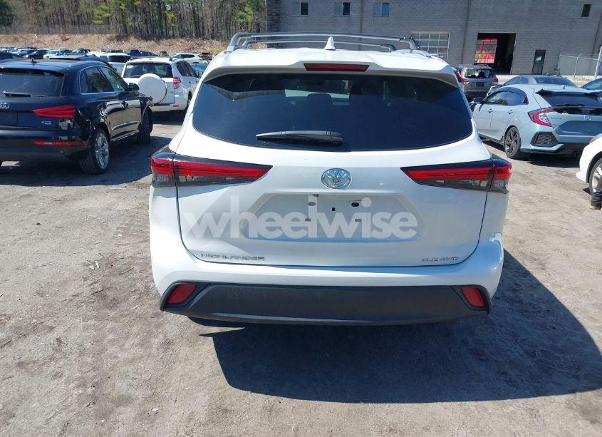 Photo 16 of 2023 Toyota Highlander XLE (VIN 5TDKDRBHXPS044812)