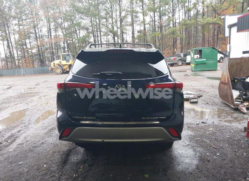 Photo 17 of 2023 Toyota Highlander PLATINUM (VIN 5TDKDRBHXPS506513)