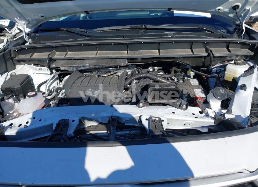 Photo 10 of 2024 Toyota Highlander XLE (VIN 5TDKDRBHXRS556279)