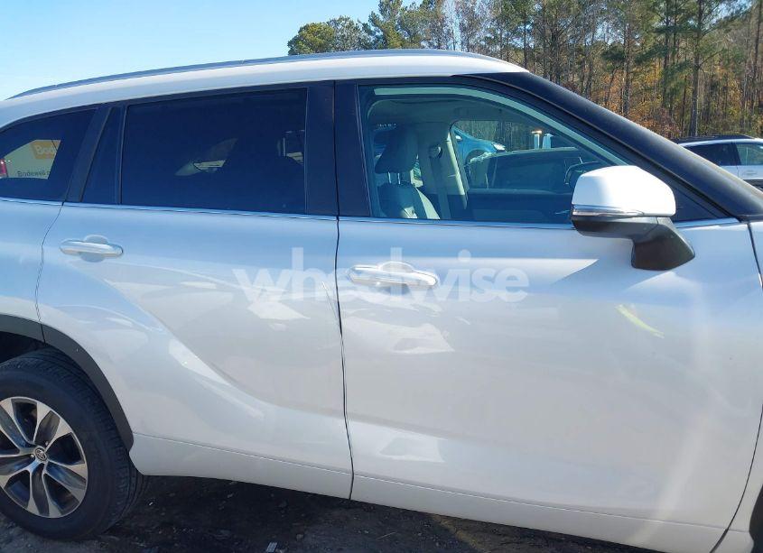 Photo 14 of 2024 Toyota Highlander XLE (VIN 5TDKDRBHXRS556279)