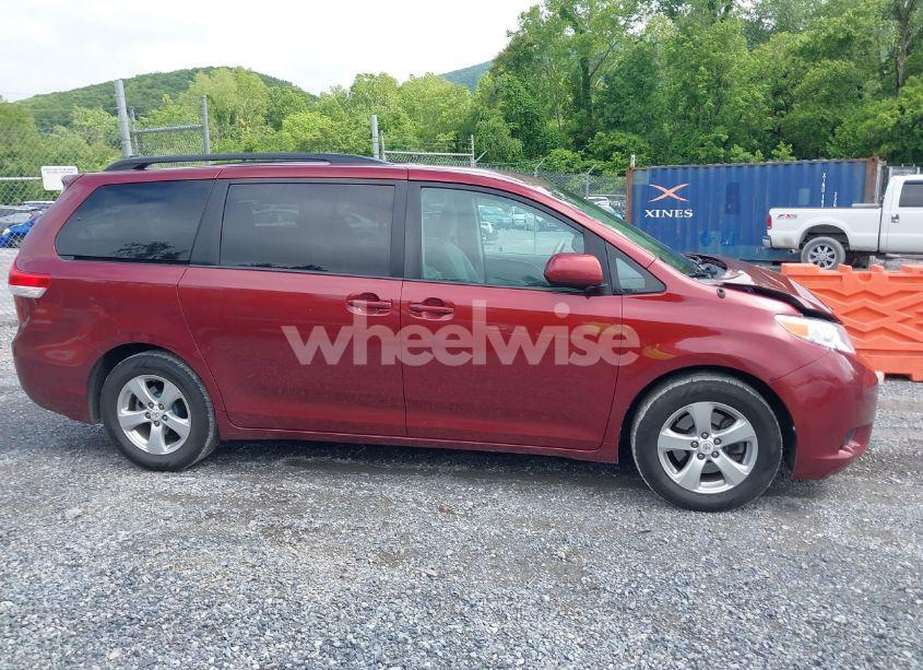 Photo 13 of 2011 Toyota Sienna LE V6 (VIN 5TDKK3DC0BS018460)