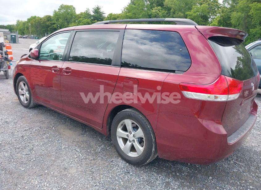 Photo 3 of 2011 Toyota Sienna LE V6 (VIN 5TDKK3DC0BS018460)
