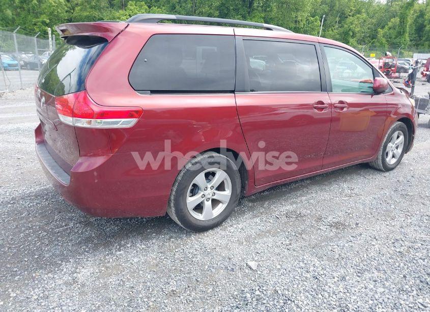 Photo 4 of 2011 Toyota Sienna LE V6 (VIN 5TDKK3DC0BS018460)