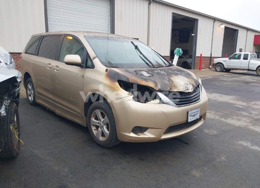 2011 Toyota Sienna (VIN 5TDKK3DC0BS025523) main photo