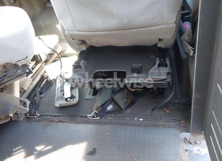 Photo 16 of 2011 Toyota Sienna (VIN 5TDKK3DC0BS025523)