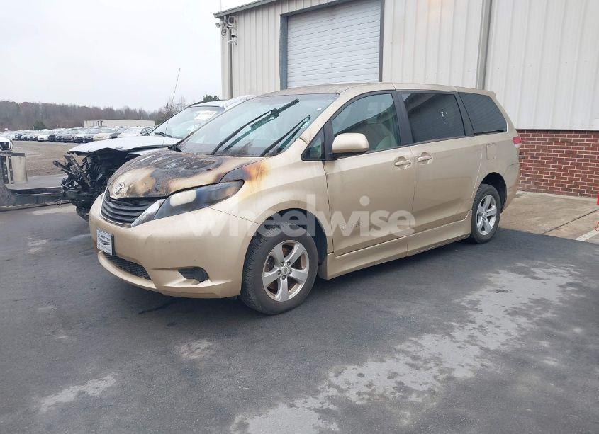 Photo 2 of 2011 Toyota Sienna (VIN 5TDKK3DC0BS025523)