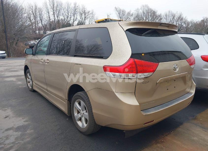 Photo 3 of 2011 Toyota Sienna (VIN 5TDKK3DC0BS025523)