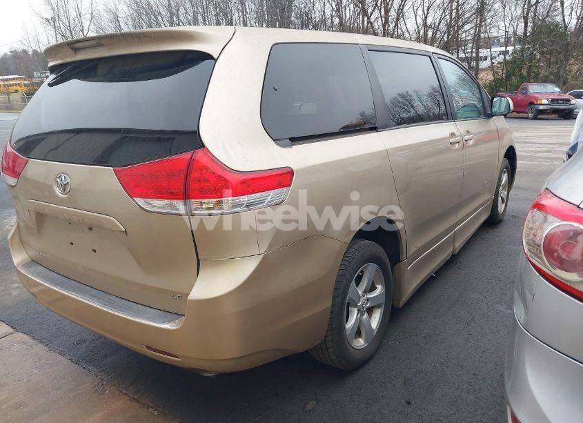 Photo 4 of 2011 Toyota Sienna (VIN 5TDKK3DC0BS025523)