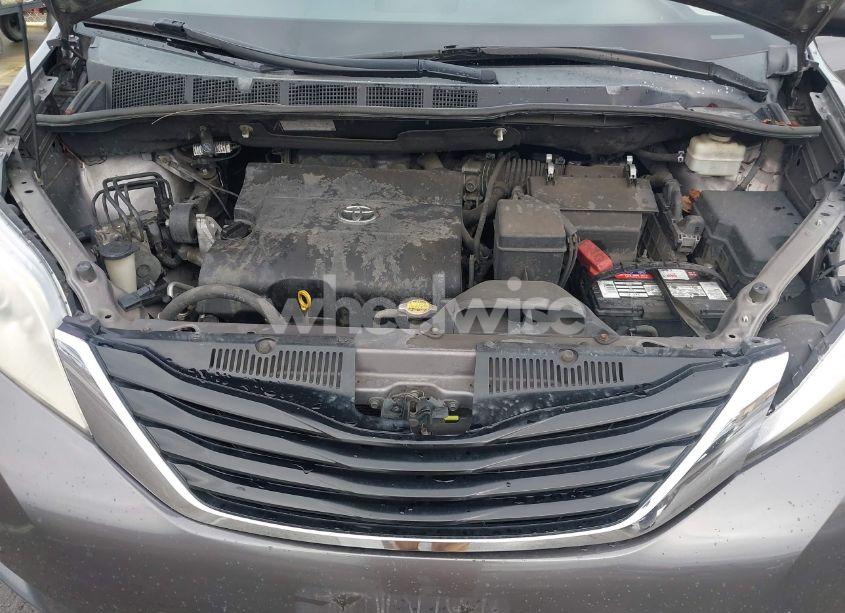 Photo 10 of 2011 Toyota Sienna LE V6 (VIN 5TDKK3DC0BS035100)