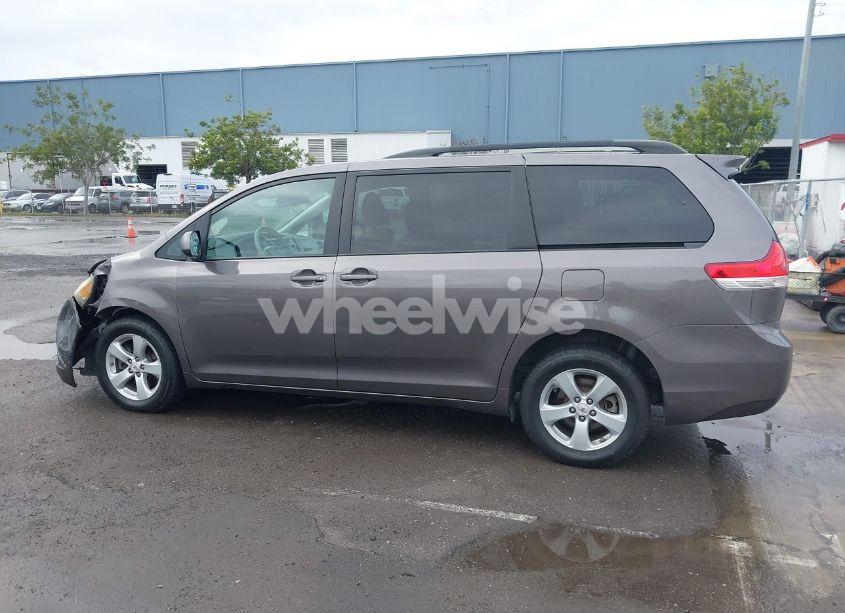 Photo 14 of 2011 Toyota Sienna LE V6 (VIN 5TDKK3DC0BS035100)