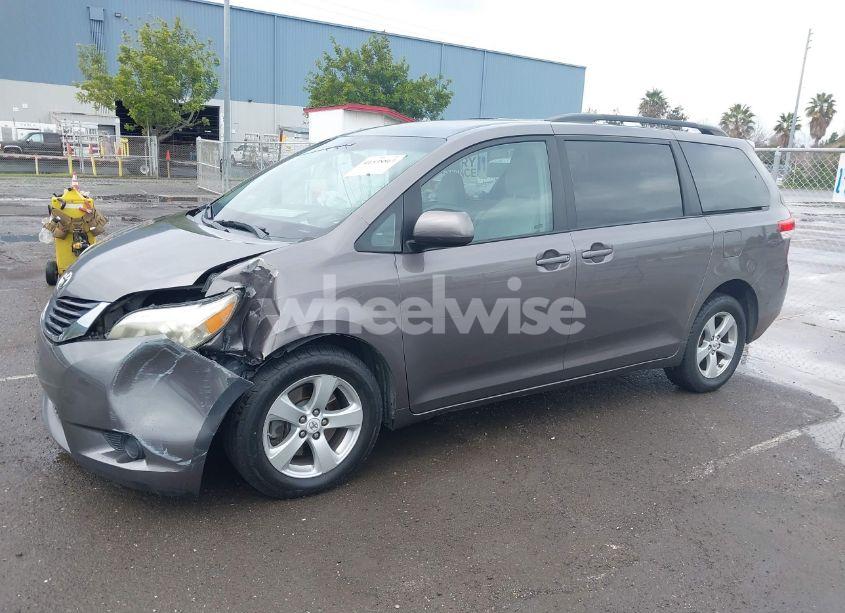 Photo 2 of 2011 Toyota Sienna LE V6 (VIN 5TDKK3DC0BS035100)