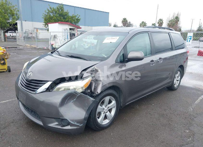 Photo 6 of 2011 Toyota Sienna LE V6 (VIN 5TDKK3DC0BS035100)