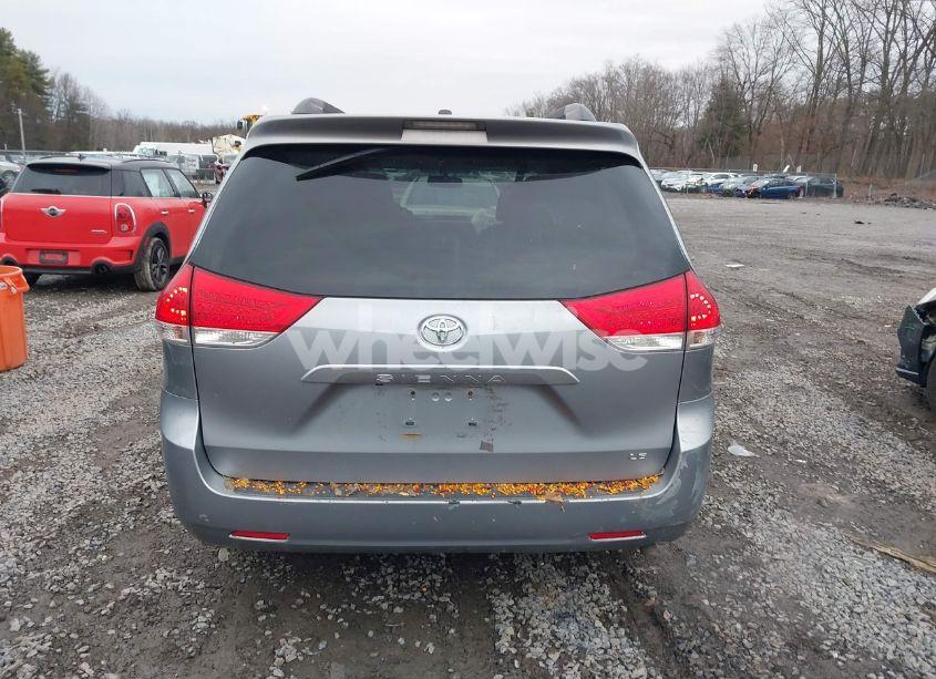 Photo 16 of 2011 Toyota Sienna LE V6 (VIN 5TDKK3DC0BS044928)