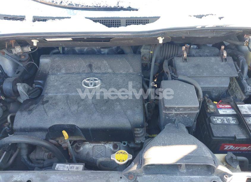 Photo 10 of 2011 Toyota Sienna LE V6 (VIN 5TDKK3DC0BS047375)