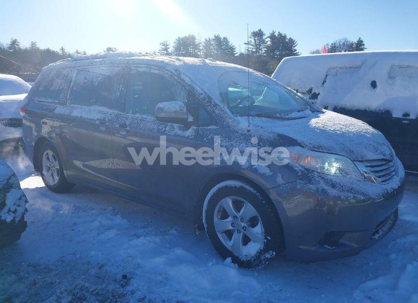 Photo 14 of 2011 Toyota Sienna LE V6 (VIN 5TDKK3DC0BS047375)